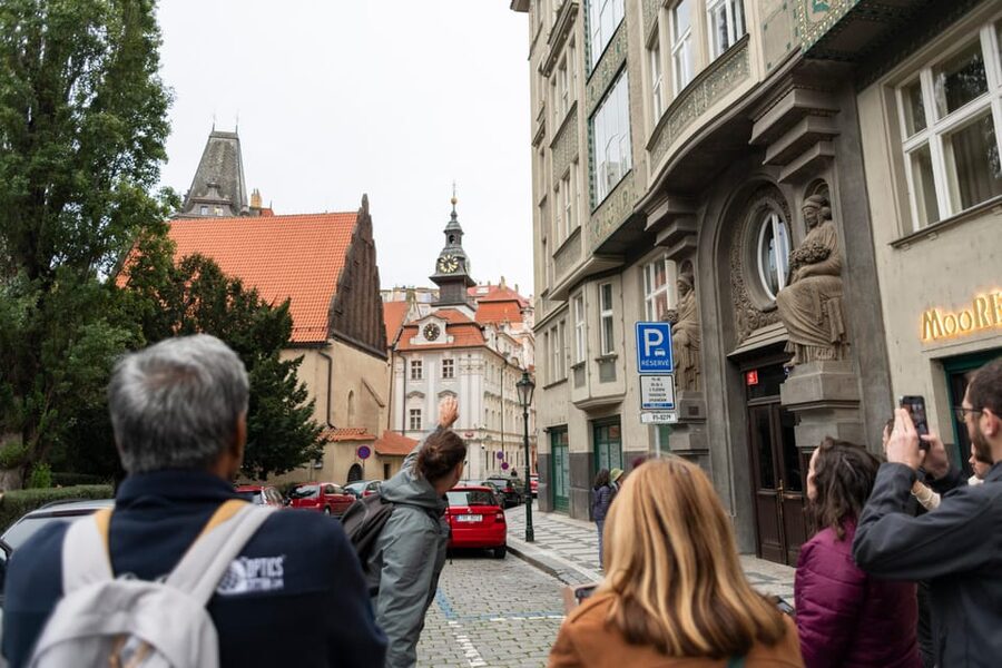 Prague: Old Town, Jewish Quarter & Astro Clock Walking Tour - Why this walk makes Prague easier to enjoy