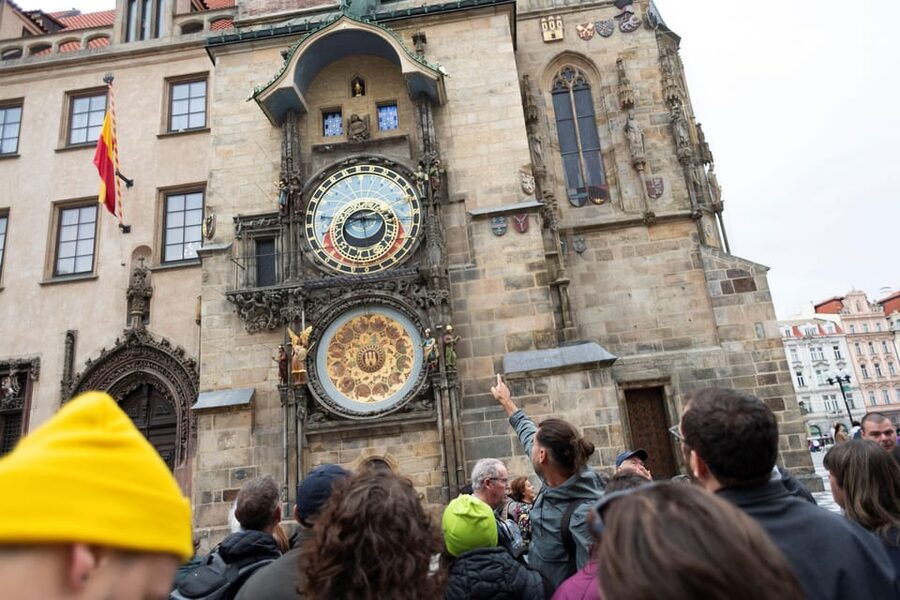 Prague: Old Town, Jewish Quarter & Astro Clock Walking Tour - Getting to the meeting point at Na Příkopě 23