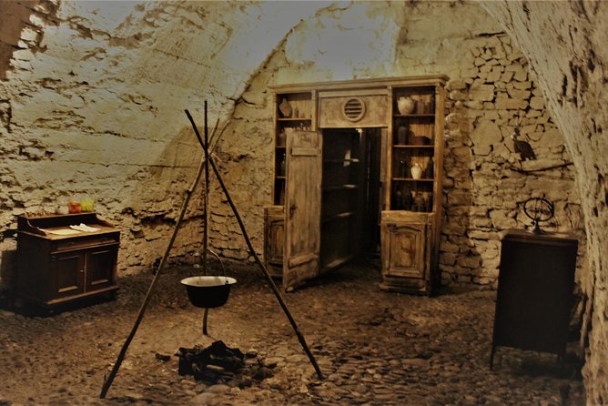 Prague Old Town, Medieval Underground and Dungeon Historical Tour - What to expect during the experience, rules that affect your enjoyment