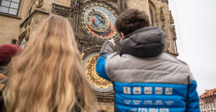 Prague: Old Town Private Walking Tour with Hotel Pickup - Old Jewish Prague: Old-New Synagogue and the cemetery pause