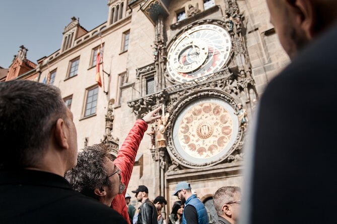 Prague Old Town, River Cruise and Prague Castle Sightseeing Tour Including Lunch - Josefov’s synagogue loop: seeing Jewish Prague in a single sweep