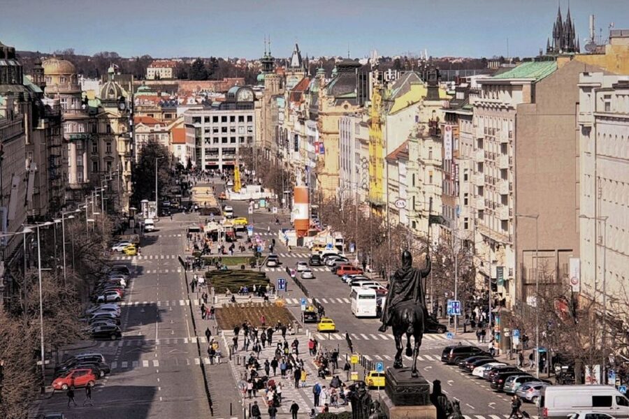 Prague: Old Town Tour & National Museum Skip-the-Line Ticket - Where this tour starts, and why that matters