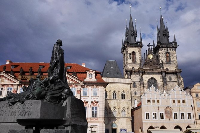 Prague Old Town Tour with a Classical Concert - Where the tour begins: Staroměstské náměstí and the Old Town anchors