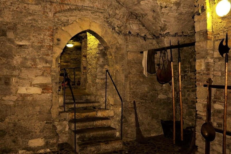 Prague Old Town, Underground and House of Alchemy Tour - Meeting by the Powder Tower, then moving into Old Town Square