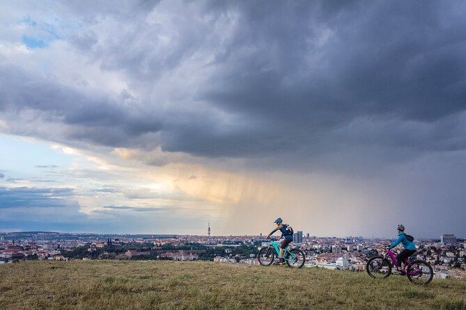 Prague on E-Bike: Explore Greater Downtown Parks & Epic Views - Stop 1: Vyšehrad Cemetery and the Ramparts View