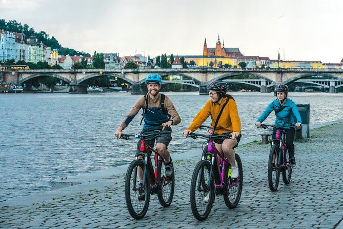 Prague on E-Bike: Explore Greater Downtown Parks & Epic Views - Stop 2: Hlubocepy and the Devin Mountain Panoramas