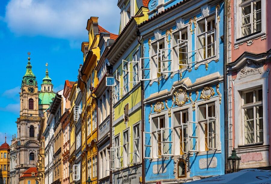 Prague: One Prague Tour with Local Food & Beer - Getting there in Mala Strana: meeting point and first 10 minutes