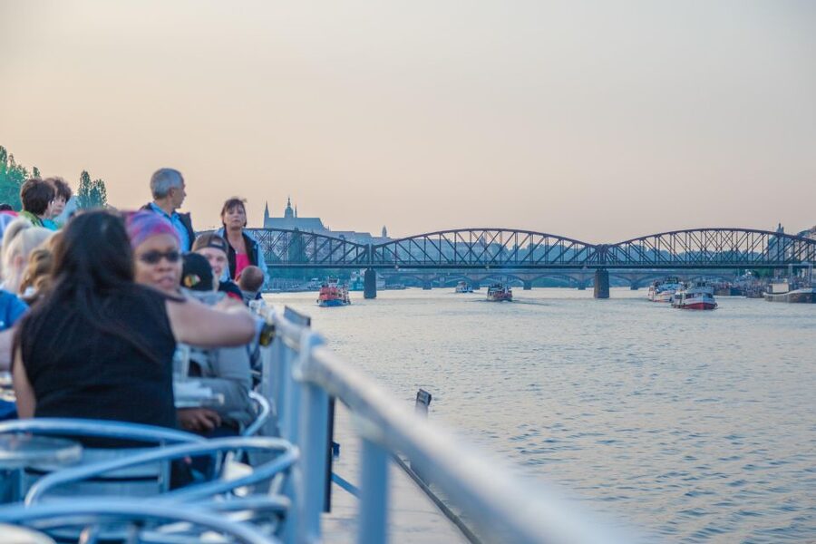 Prague: Panoramic Vltava River Cruise - Snacks and Drinks On Board: Reasonable Add-Ons, Realistic Budgeting