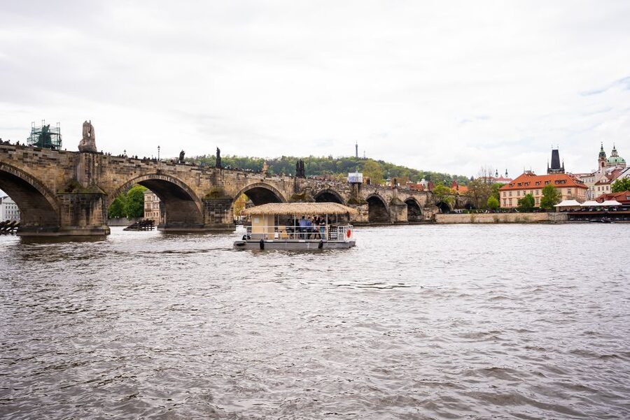Prague: Party Tiki Boat Sightseeing Cruise with Drinks - Who this Prague party cruise suits best