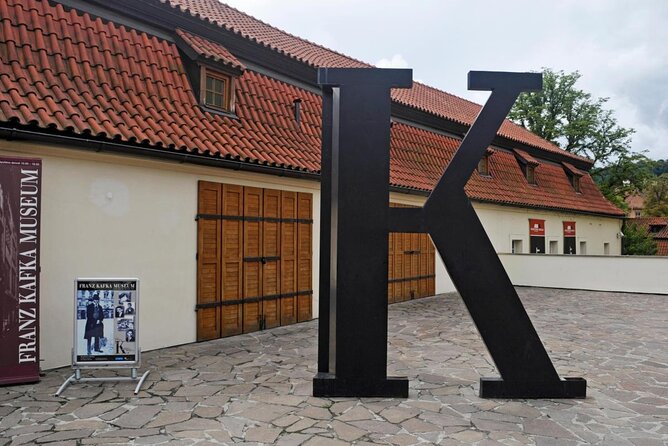 Prague Photo Walk Tour (Family, Couple, Solo) - Key Things You’ll Love on This Prague Photo Walk