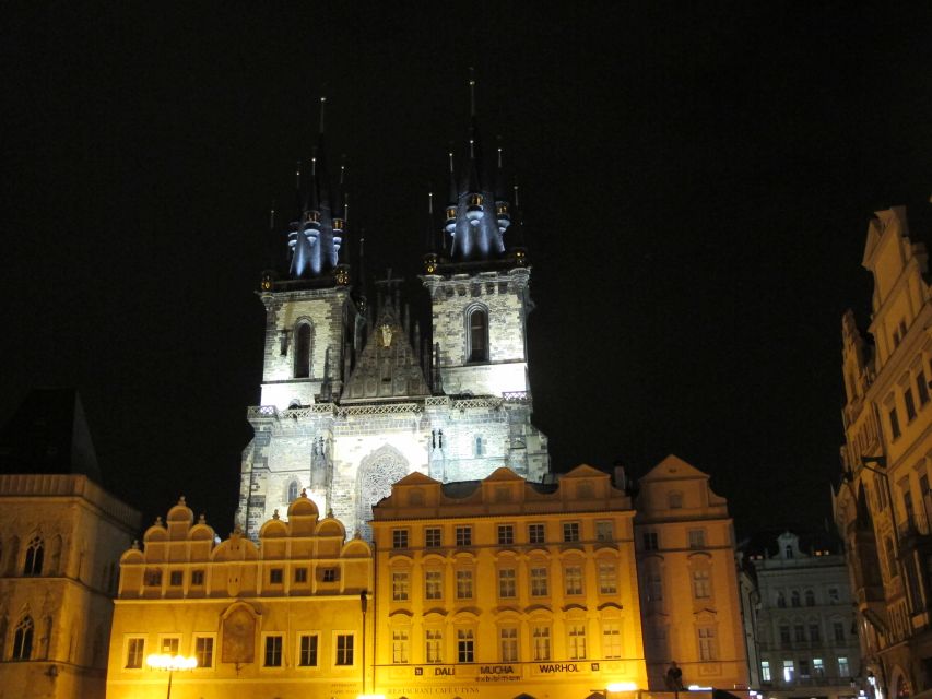 Prague: Plague Doctor Old Town History Walking Tour - Josefov and the Kafka Monument: how the guide links people to place