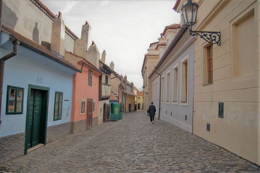Prague: Prague Castle Complex Smartphone Audio Guide - Timing and pacing tips for a 1-day castle circuit