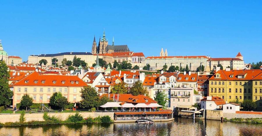 Prague: Prague Castle Private Walking Tour - Timing, Pace, and Weather: Rain or Shine, But No Tower Pressure