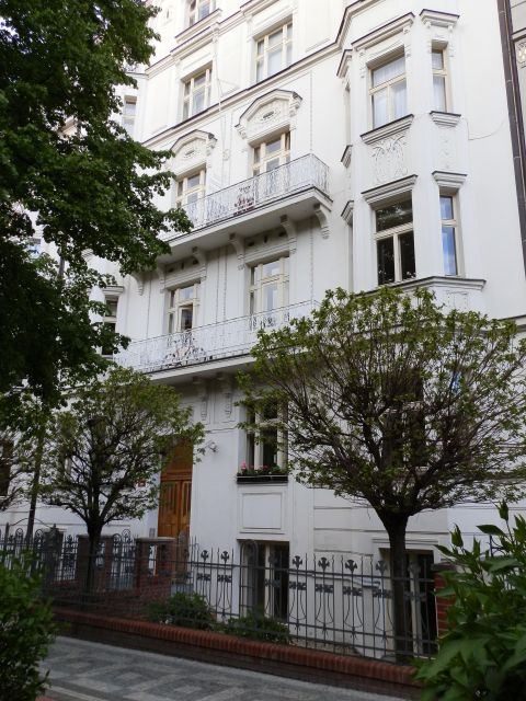 Prague: Private Prague Art Nouveau and Cubism Tour - Three Cubist Houses and Kovařovicova vila: seeing Cubism as structure