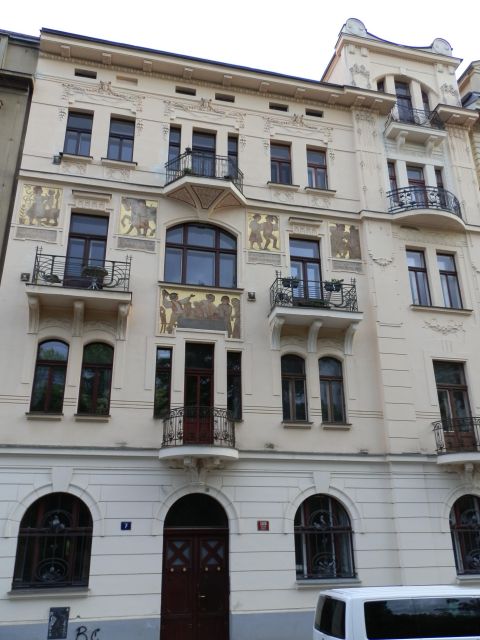 Prague: Private Prague Art Nouveau and Cubism Tour - Price and value at $84: what you get for a private group day
