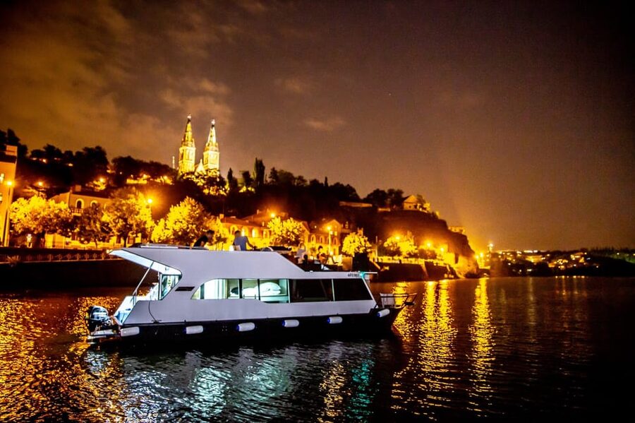 Prague: Private River Cruise with Unlimited Beer or Prosecco - Food and Drink Packages, Plus What’s Included