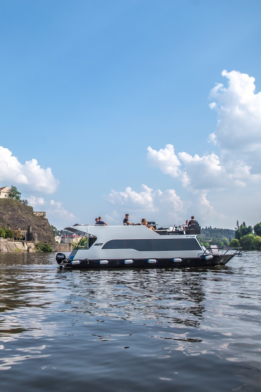Prague: Private River Cruise with Unlimited Beer or Prosecco - How the Route Works: Central Sights vs Green and Chill