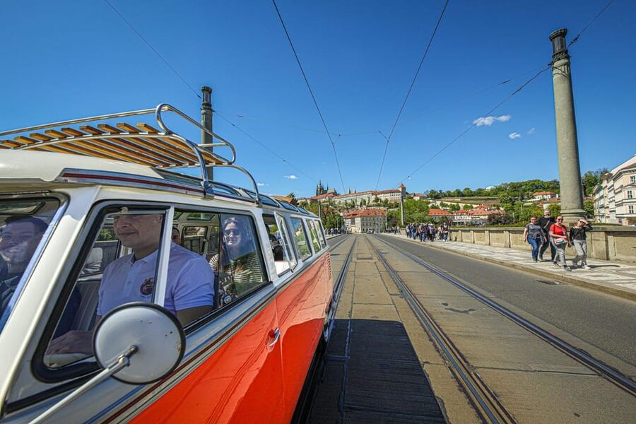 Prague: Private Sightseeing Tour in original VW Samba bus - Who this VW Samba tour suits best