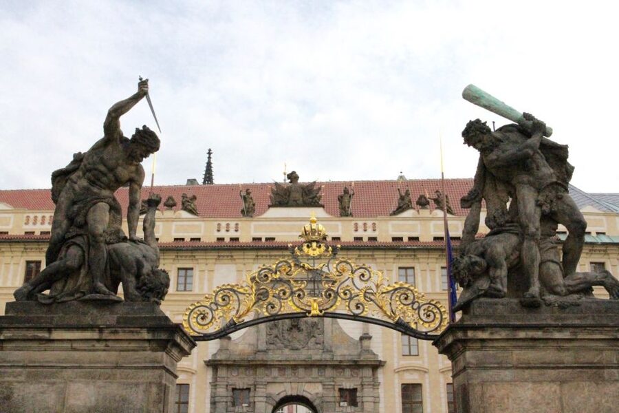 Prague: Private Tour of the Prague Castle Grounds - From Your Prague Hotel to the Castle Gates, Then Up Close