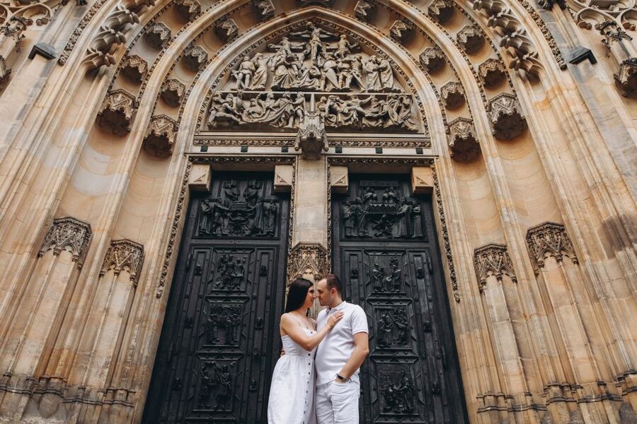 Prague: Professional Photoshoot at Prague Castle - How the 15 to 45 minute shoot feels on the ground