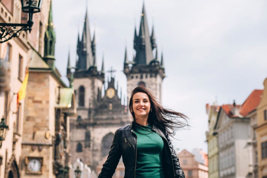 Prague: Professional Photoshoot in the Old Town - Prague Old Town is the perfect set for a fast, professional shoot