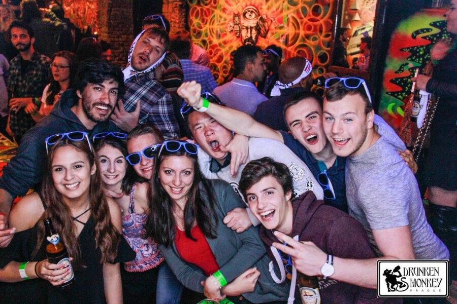 Prague: Pub Crawl with Open Bar and VIP Entry - How the 6-hour crawl stays tight in Old Town