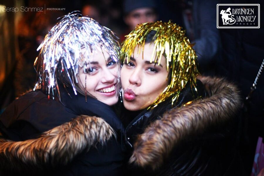 Prague: Pub Crawl with Open Bar and VIP Entry - Drunken Monkey Sports Bar: your open-bar warm-up