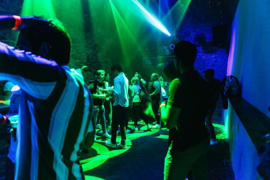Prague: Pub Crawl with Unlimited Drinks & 5-floor Club Entry - Who This Tour Suits Best (And Who Should Think Twice)