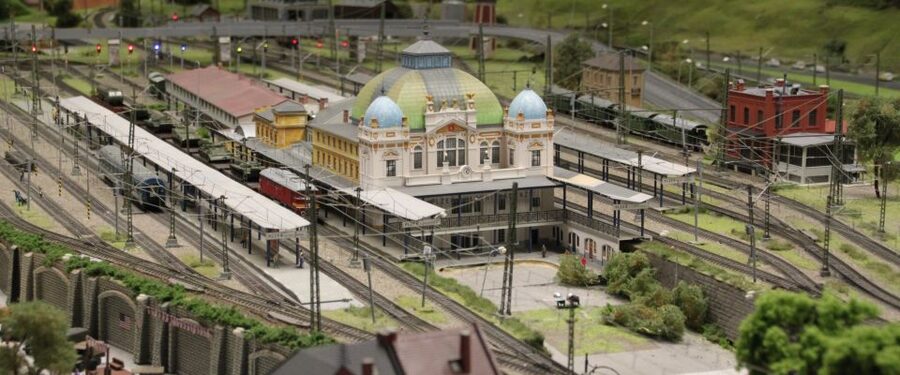 Prague: Railway Kingdom Giant Model Railway Museum - 30,000 figures: where the details actually matter