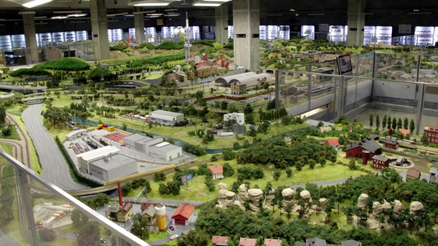 Prague: Railway Kingdom Giant Model Railway Museum - The layout itself: more than 459 square meters of tracks and scenes