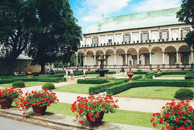 Prague Renaissance & Baroque Gardens Walking Tour - Climbing into beauty: how the tour really feels