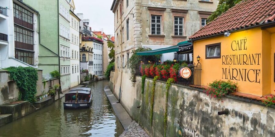 Prague: River Cruise, Charles Bridge Museum, & Walking Tour - Charles Bridge Museum: using your ticket right after the cruise