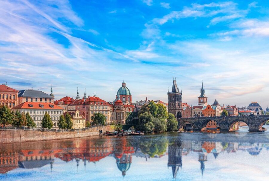 Prague Royal Castle, St Vitus, Golden Lane Tour with Tickets - A quick word on guide quality and real-world experience