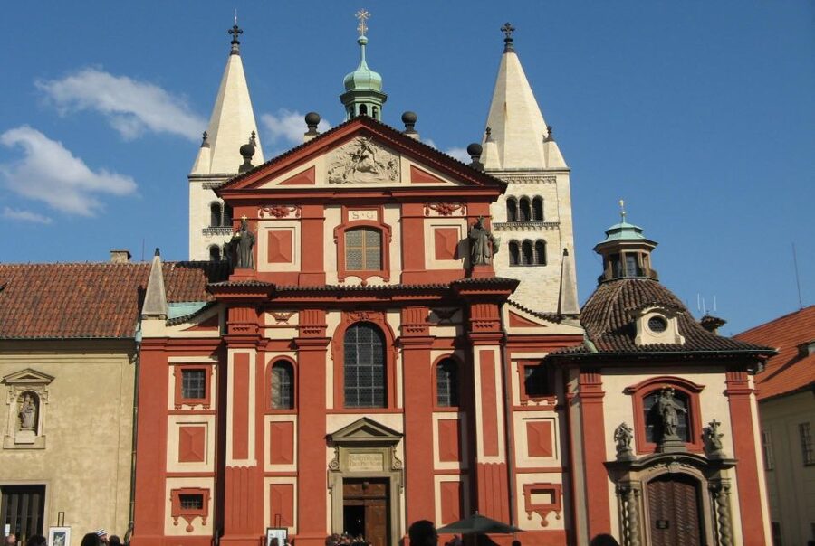Prague Royal Castle, St Vitus, Golden Lane Tour with Tickets - St Nicholas Church in Lesser Town (the 4-hour option)