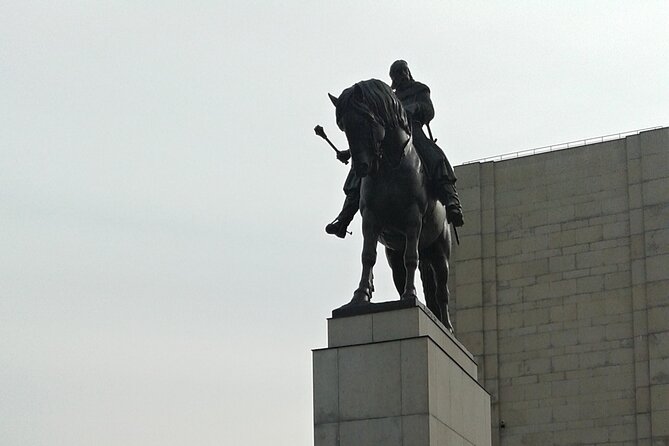Prague Running Tour: City Highlights And Hidden Places - Where the tour starts: Václavské náměstí, then Prague in motion