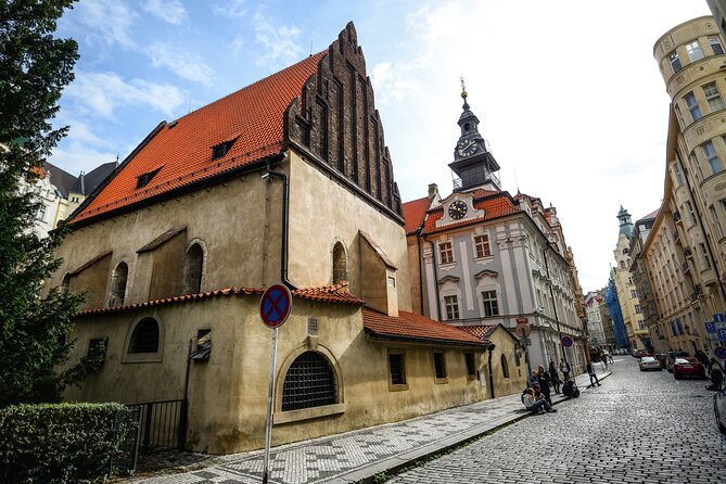 Prague´s Old Town, Jewish Quarter and Charles Bridge Private Tour - Jewish Quarter highlights, from Old-New Synagogue to Pinkas Synagogue