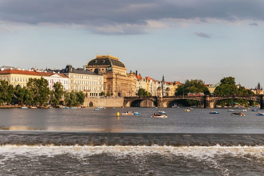 Prague: Sightseeing Dinner Cruise on Open-Top Glass Boat - The sights along the Vltava: what each stop feels like at night