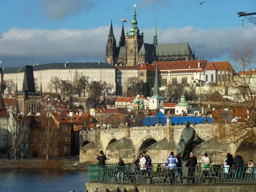 Prague Sightseeing Tour with Lunch - A 6-hour Prague route that actually gives you bearings