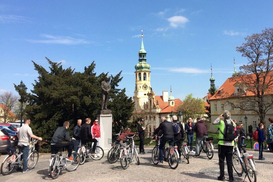 Prague: Stunning Viewpoints, Castle, City & Park E-Bike Tour - Who This Tour Fits Best