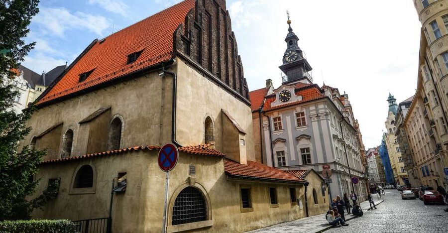 Prague: Synagogues and Jewish Quarter Private Walking Tour - What Your Licensed Guide Adds (Even If You Are New to This)
