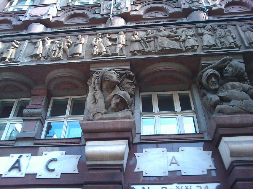 Prague: Tailored Sightseeing Tour in French - The Jewish Quarter segment, and why you should slow down
