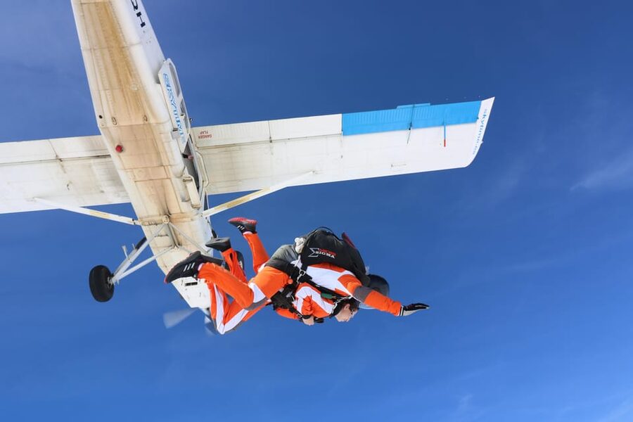 Prague: Tandem Skydiving 14,000ft over Prague with Transfers - Should you book this 14,000 ft Prague tandem jump?