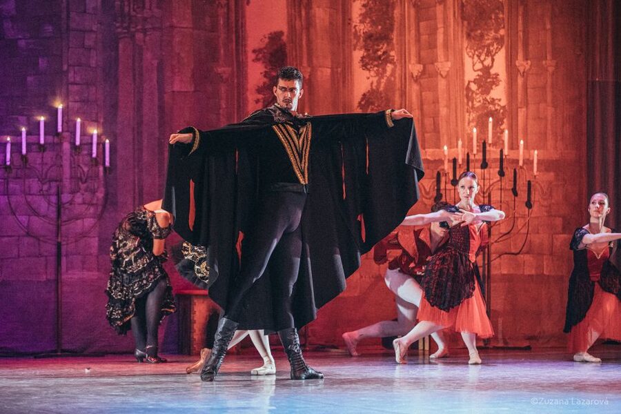 Prague: The Best of Swan Lake Ballet Tickets - Seat advice: balcony upgrades, slanted stalls, and tall-person risk