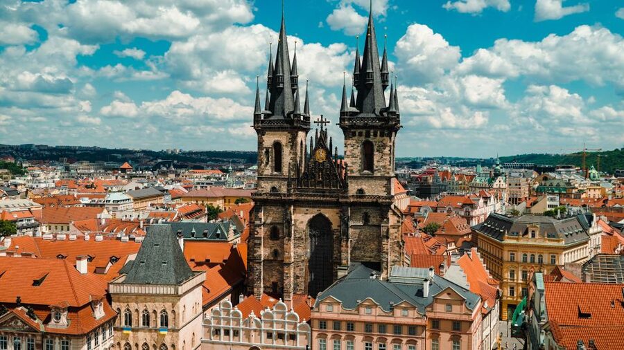 Prague: Top Sights and Historic Center Introduction Tour - Stepping into Prague’s story at Prašná Brána