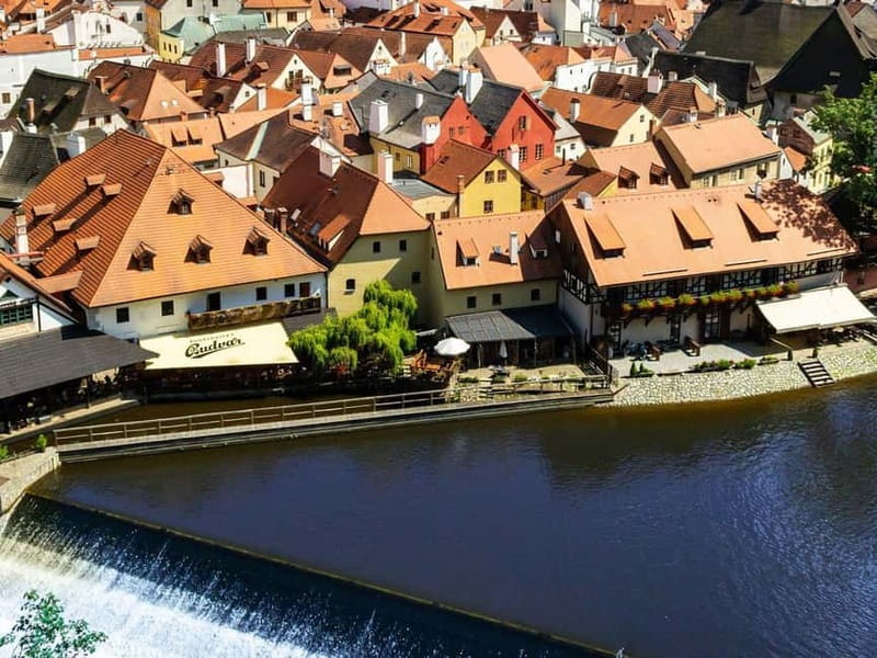 Prague: Transfer to Vienna via fabulous Cesky Krumlov - Timing your lunch: an hour to eat without derailing the day
