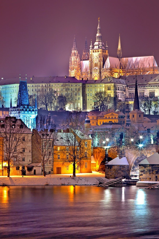 Prague : Visite insolite avec un guide journaliste français - How a 3.5-Hour “Insolite” Walk Changes Your First Day in Prague
