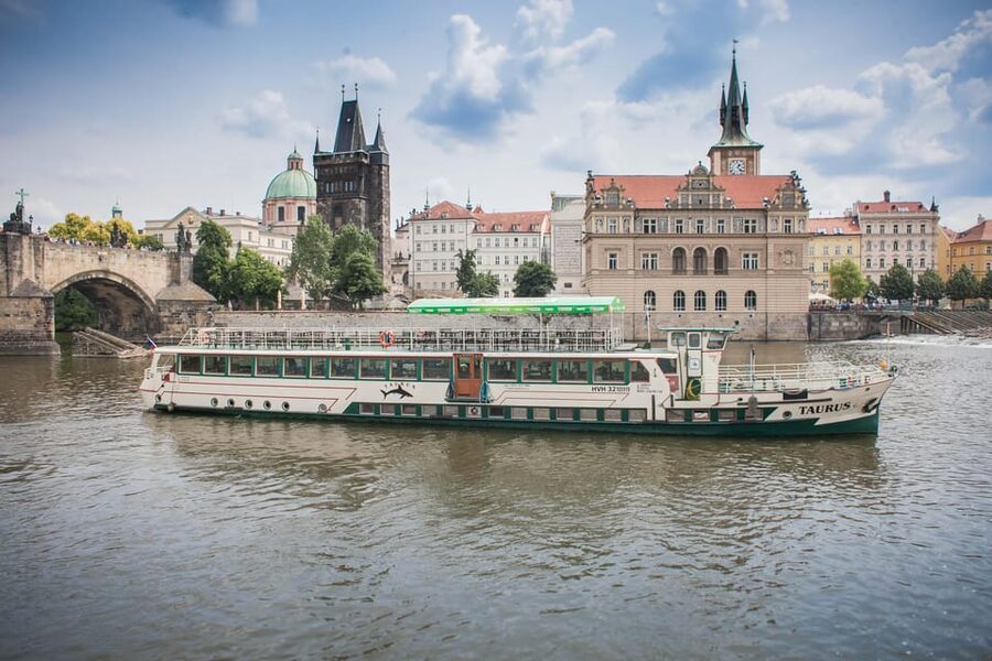 Prague: Vltava River Evening Dinner Cruise - Night Views From the Vltava, Without the Crowds