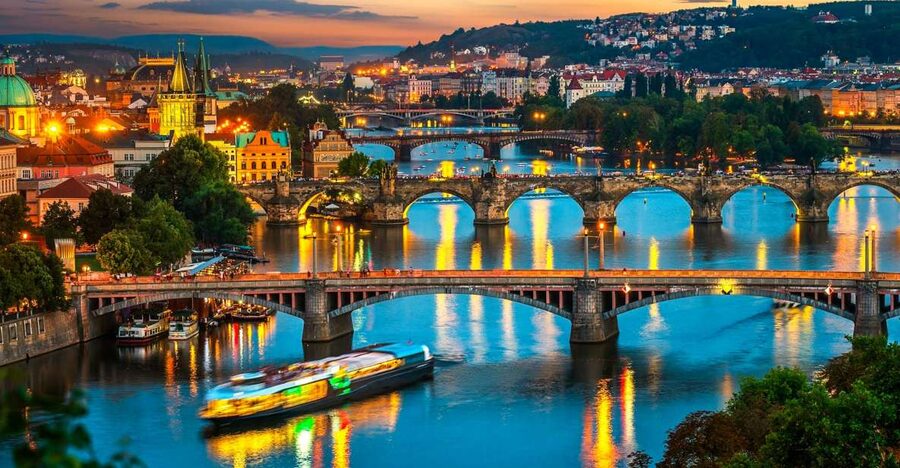 Prague: Vltava River Night Cruise with Buffet - Why this Vltava night dinner feels like a smart Prague move