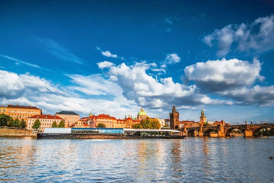 Prague: Vltava River Night Cruise with Buffet - Live music onboard: how it changes the vibe of your evening