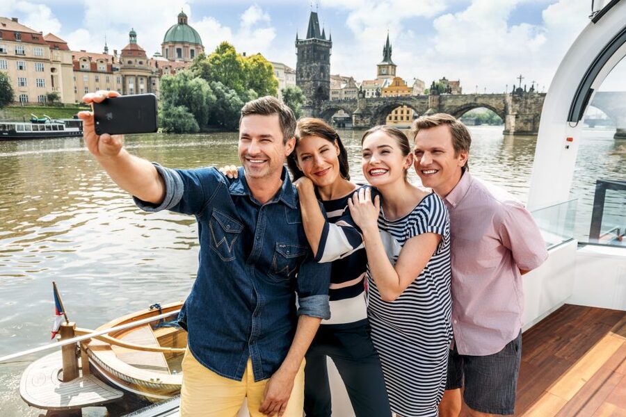 Prague: Vltava River Sightseeing Cruise - Bar, snacks, and Czech beer: plan for extras